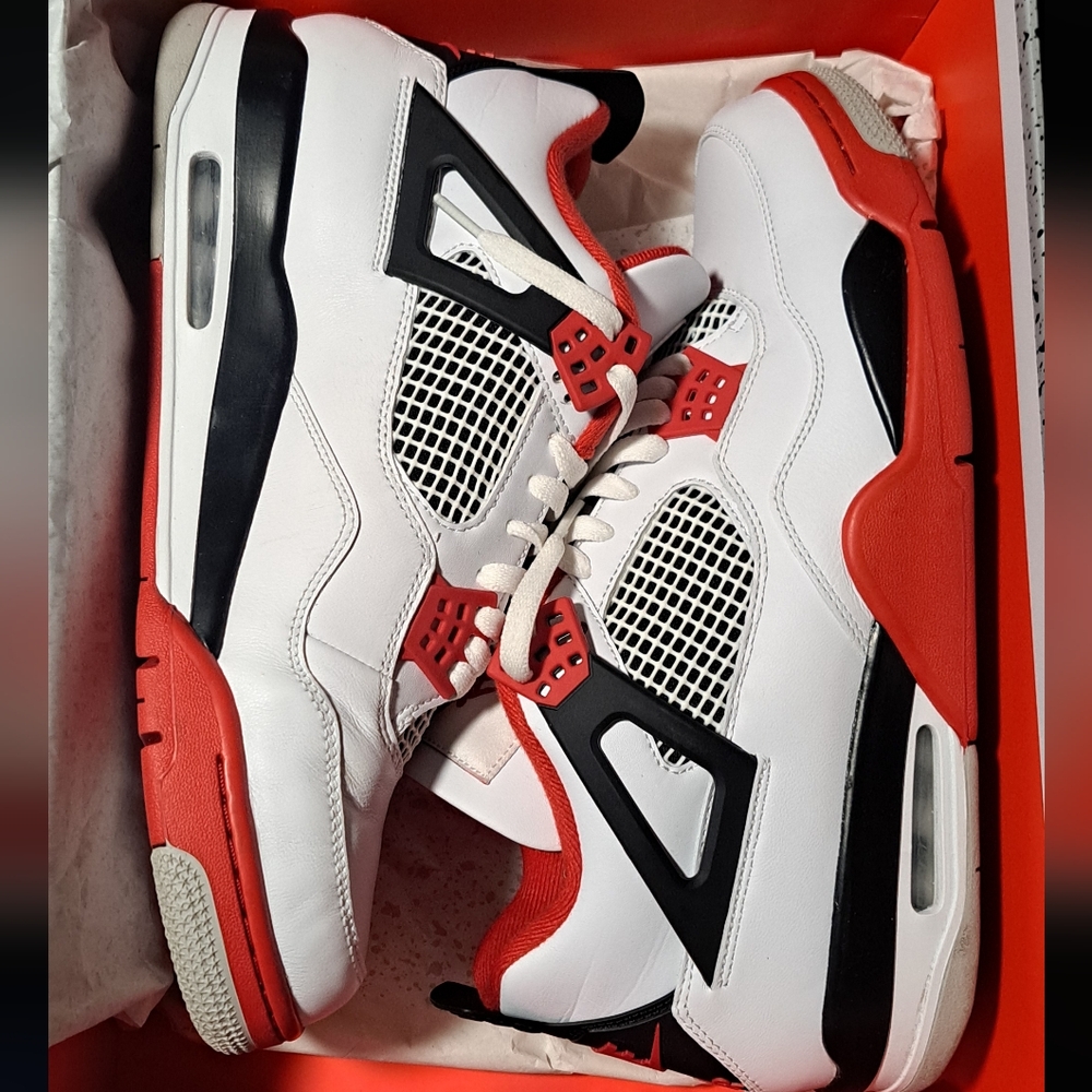 Air Jordan 4 Retro Sneakers